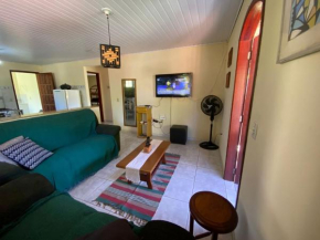 Casa na Vila de Lumiar perto poço de rio wi-fi Próximo ao Centro